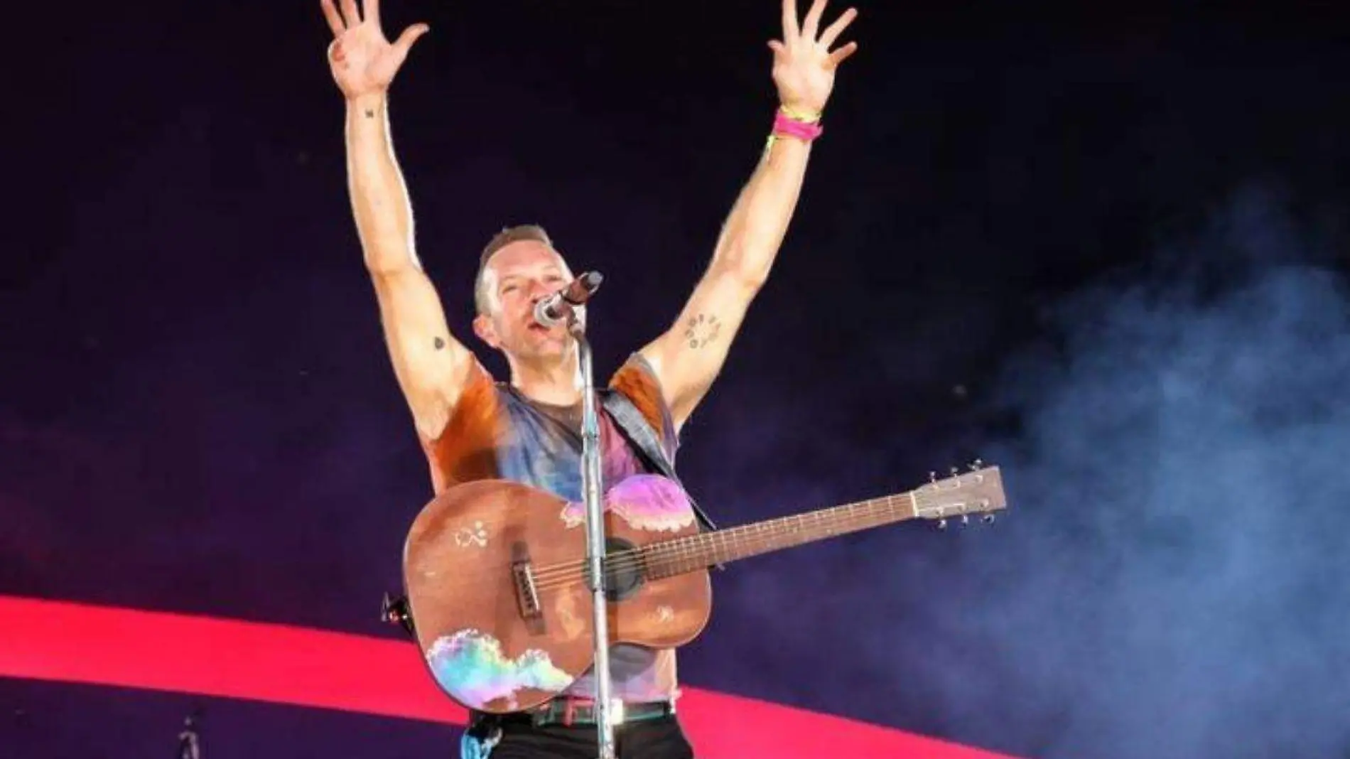 La historia de Hulio, el niño con autismo que cantó junto a Coldplay